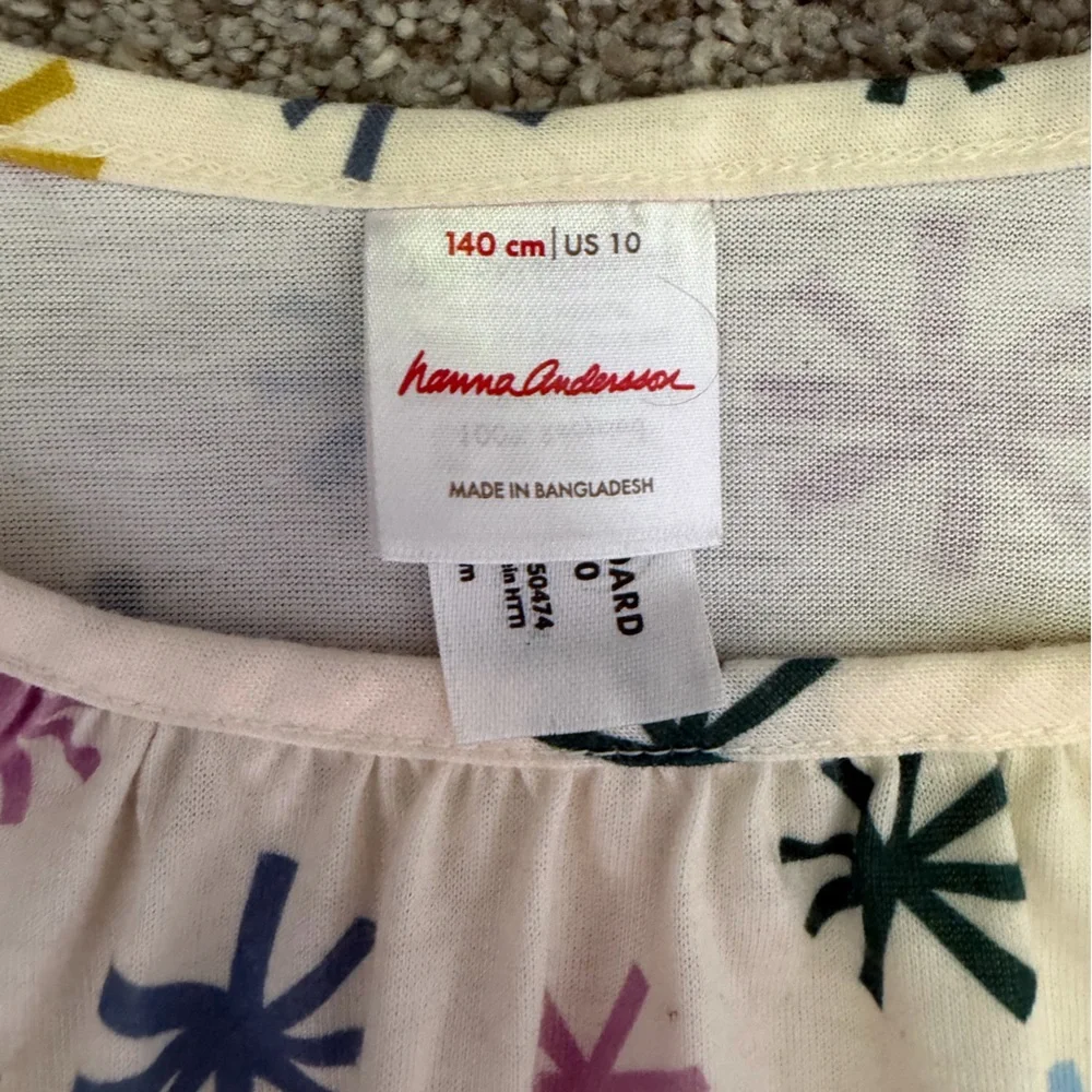 Hanna Andersson Holiday Print Nightgown in Colorful Snowflakes on Ecru Size 10